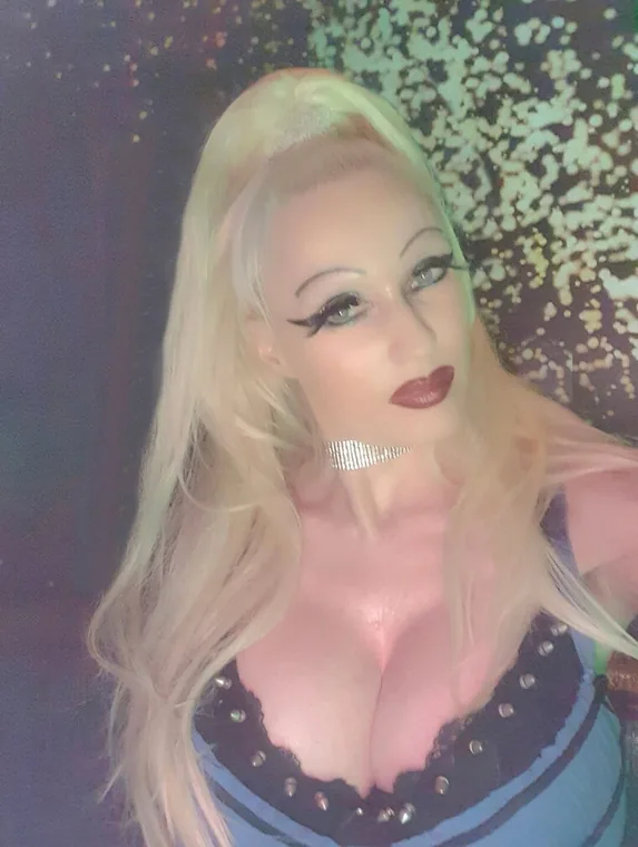 Diva Bizarre auf OnlyFans
