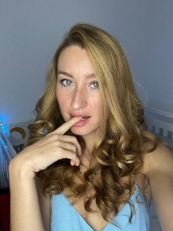 Elina auf OnlyFans