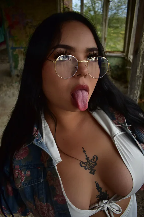 Hana Noami auf OnlyFans