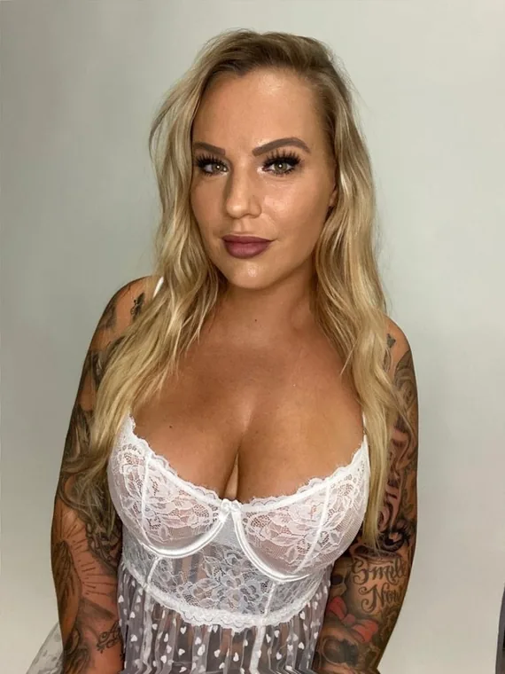 Kira auf OnlyFans