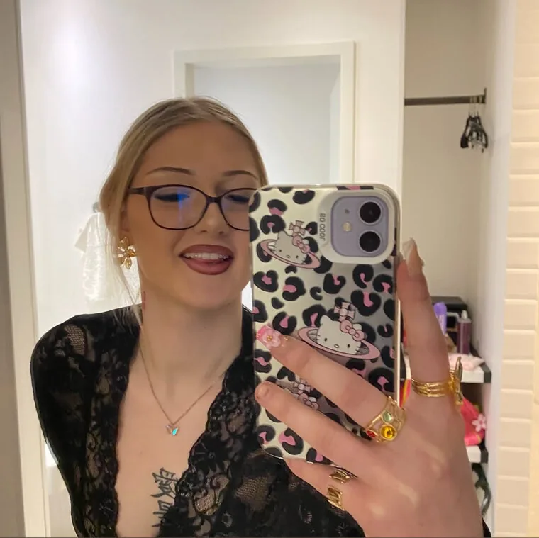 Luisa auf OnlyFans