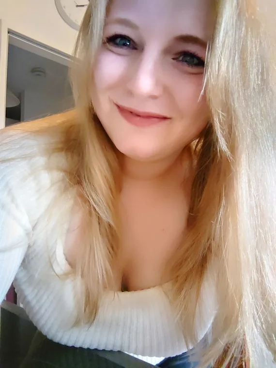 Lovely Mia auf OnlyFans