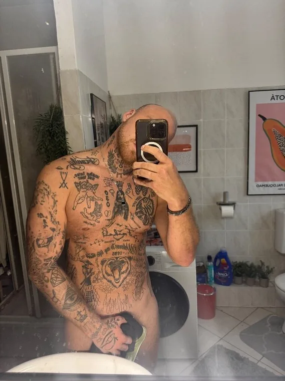 Mikeyboy95 auf OnlyFans