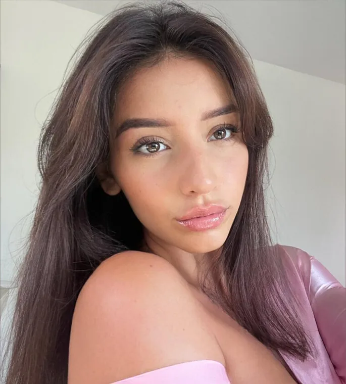 Selena Valentina Alvarez auf OnlyFans