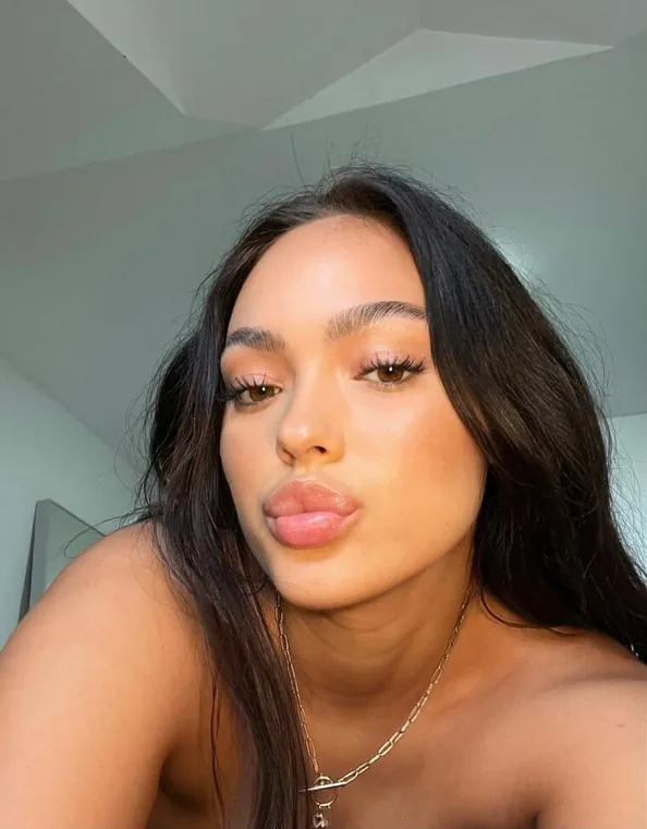 Zoeypies auf OnlyFans